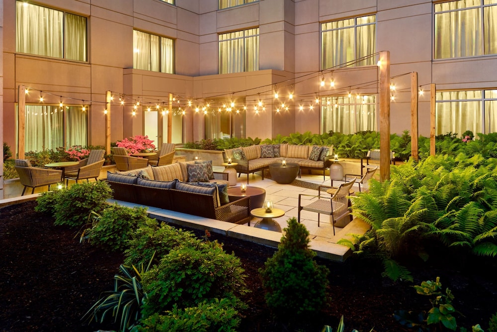Courtyard Washington Dc Foggy Bottom 43/50