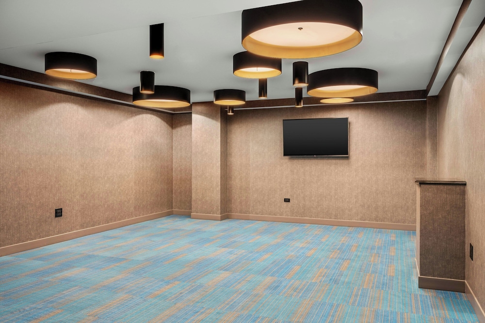 Aloft Chicago Schaumburg 26/32