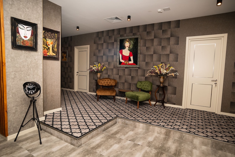 Gallery Art Hotel 30/41