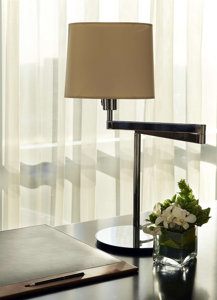Fairmont Makati 42/50