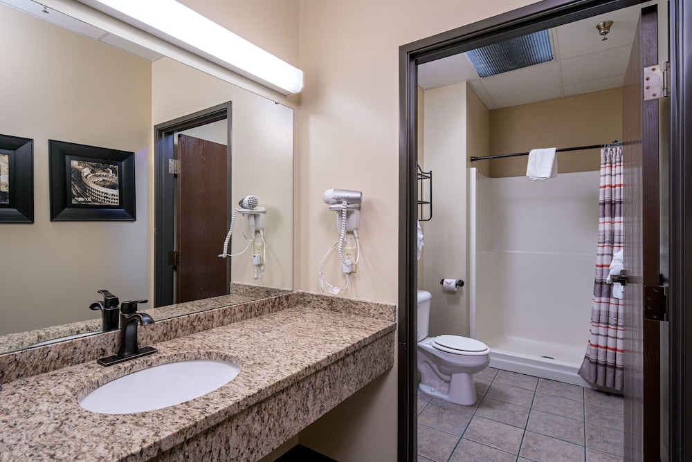 The Suites Hotel at Waterfront Plaza 48/50