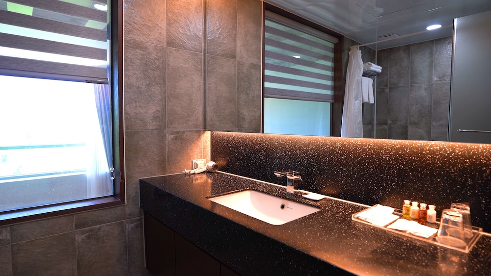 Ramada Hotel & Suites by Wyndham Gangwon Pyeongchang 66/66