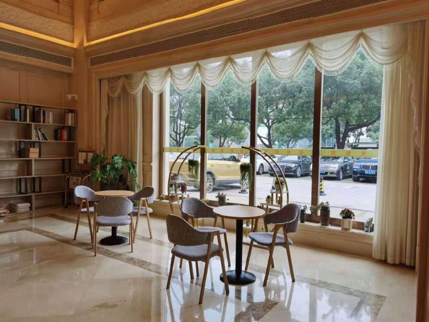Vienna International Hotel (Nanjing Lishui Zhongshan West Road) 12/27