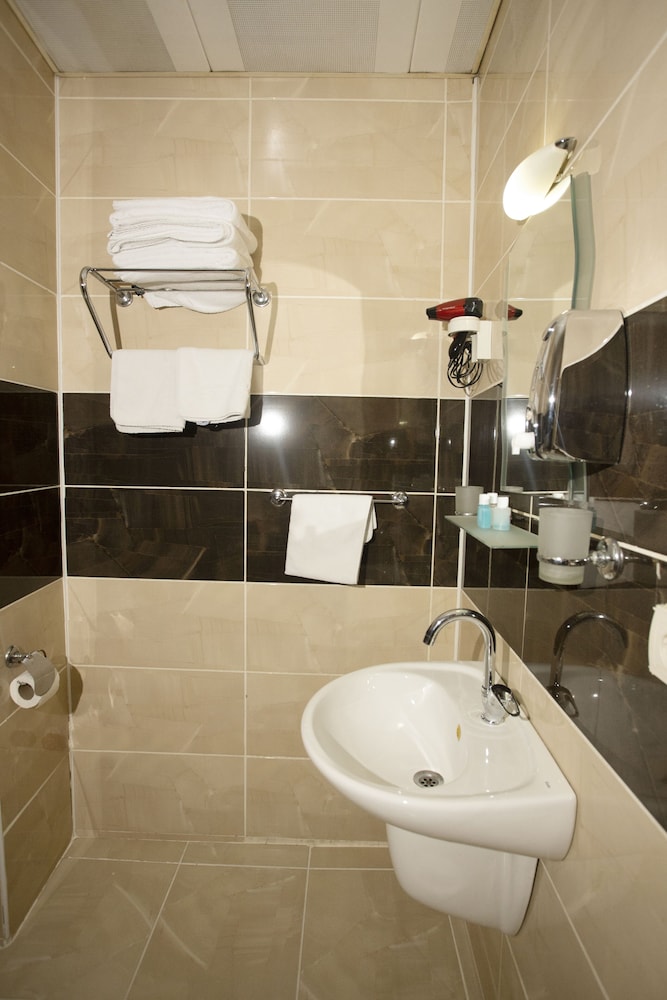 Global Otel Mus 27/29