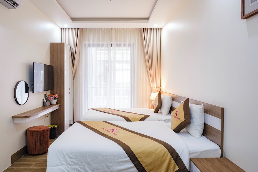 Roza Palace 16/50