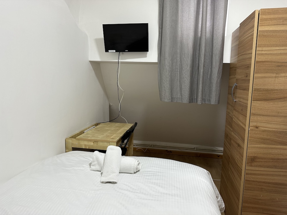 OYO New City Lodge 26/45