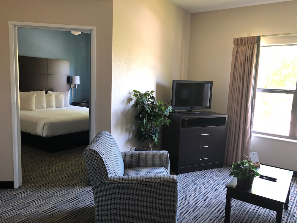 All Seasons Suites 21/54
