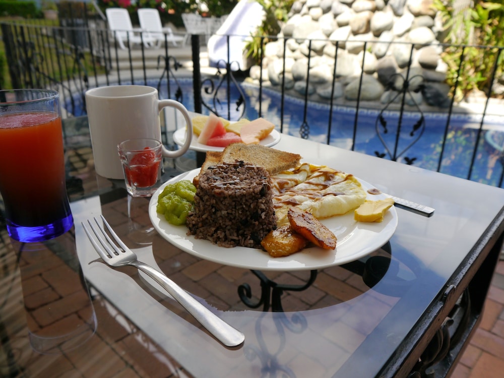 Hotel Casa Santo Tomas 43/58