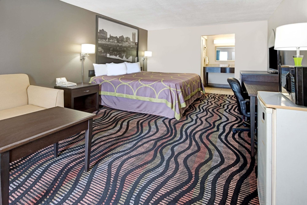 Super 8 by Wyndham Lakeland 11/41