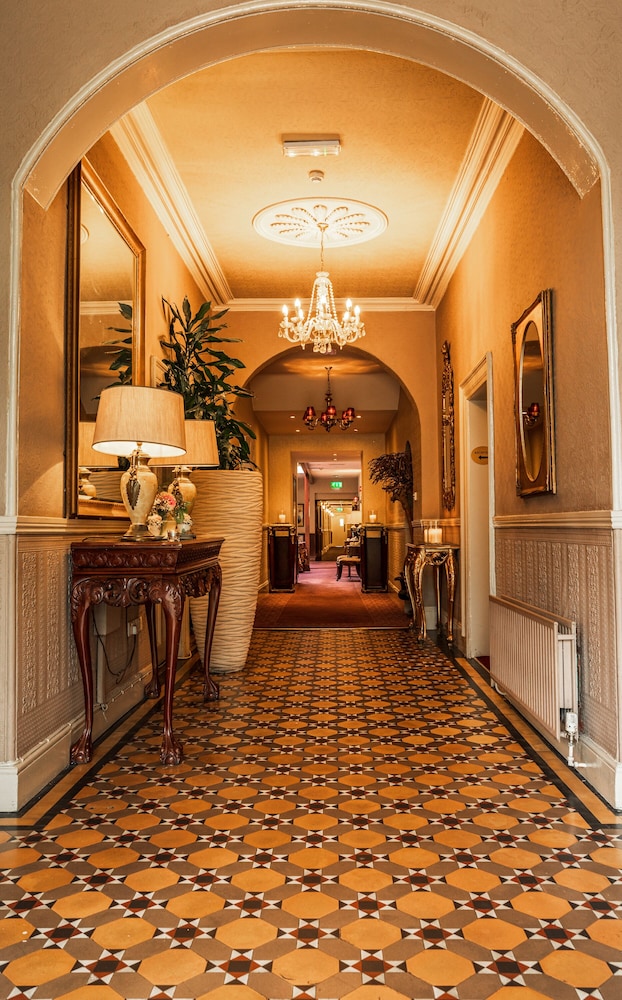 Summerhill House 6/50
