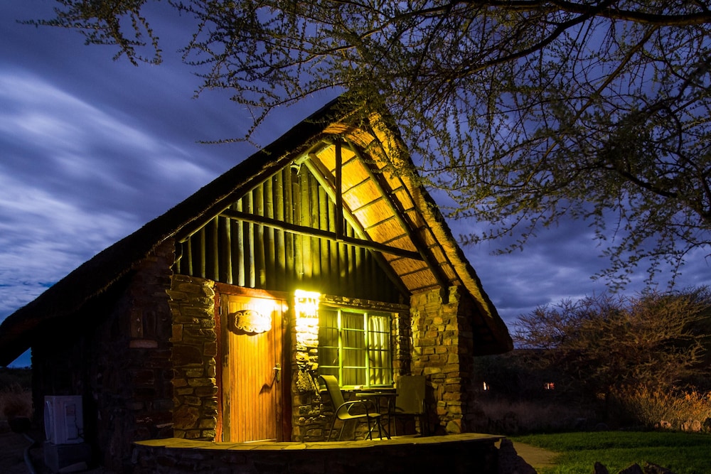 Etusis Lodge 8/61