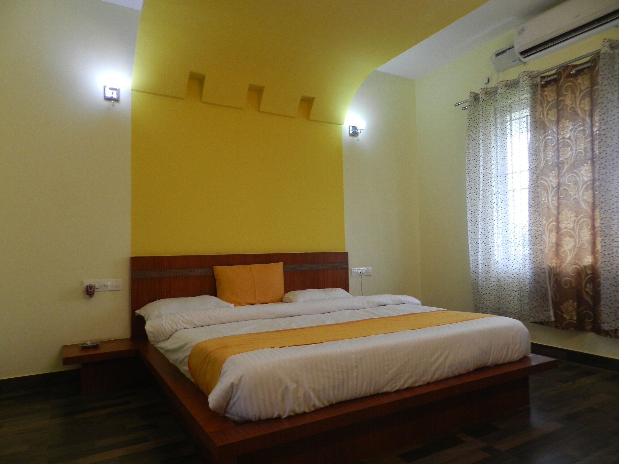 DELUXE, KING BED, PARK VIEW