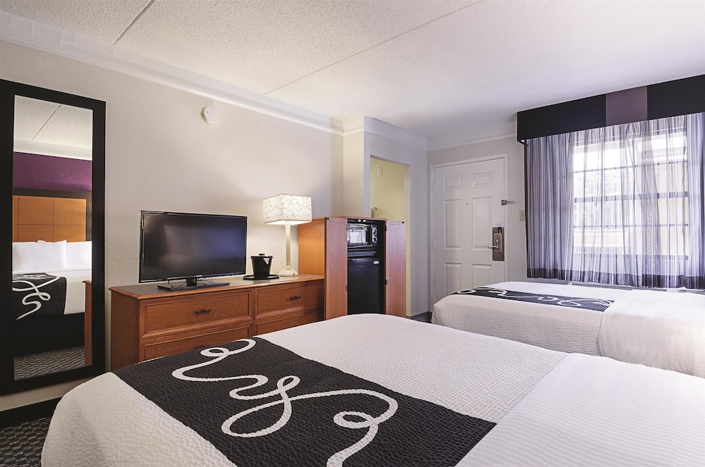 Baymont By Wyndham Greenville Woodruff Rd 14/31