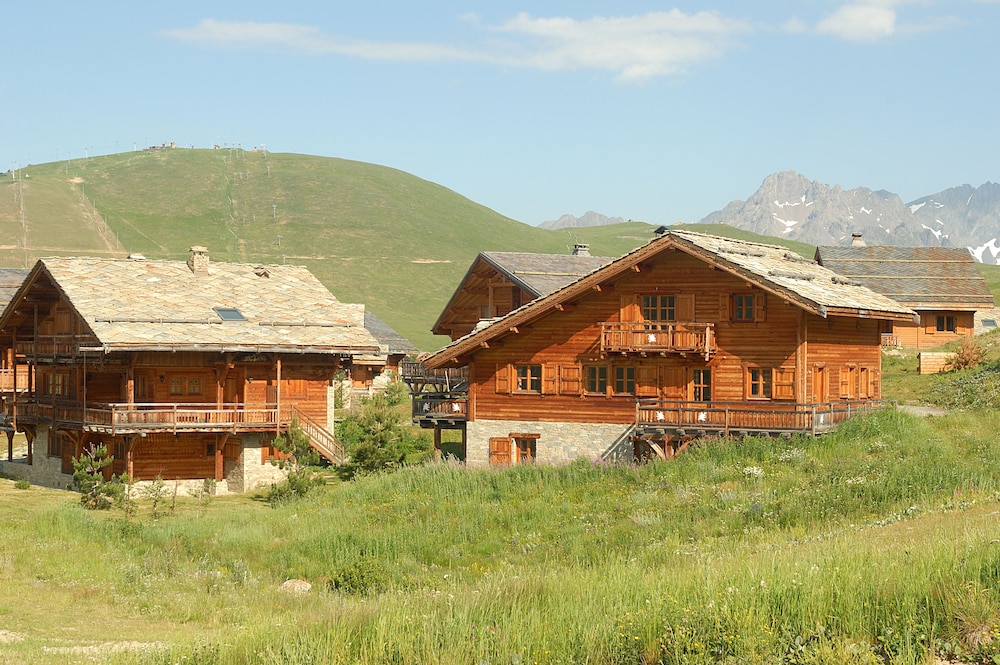LES CHALETS DE L ALTIPORT 38/50