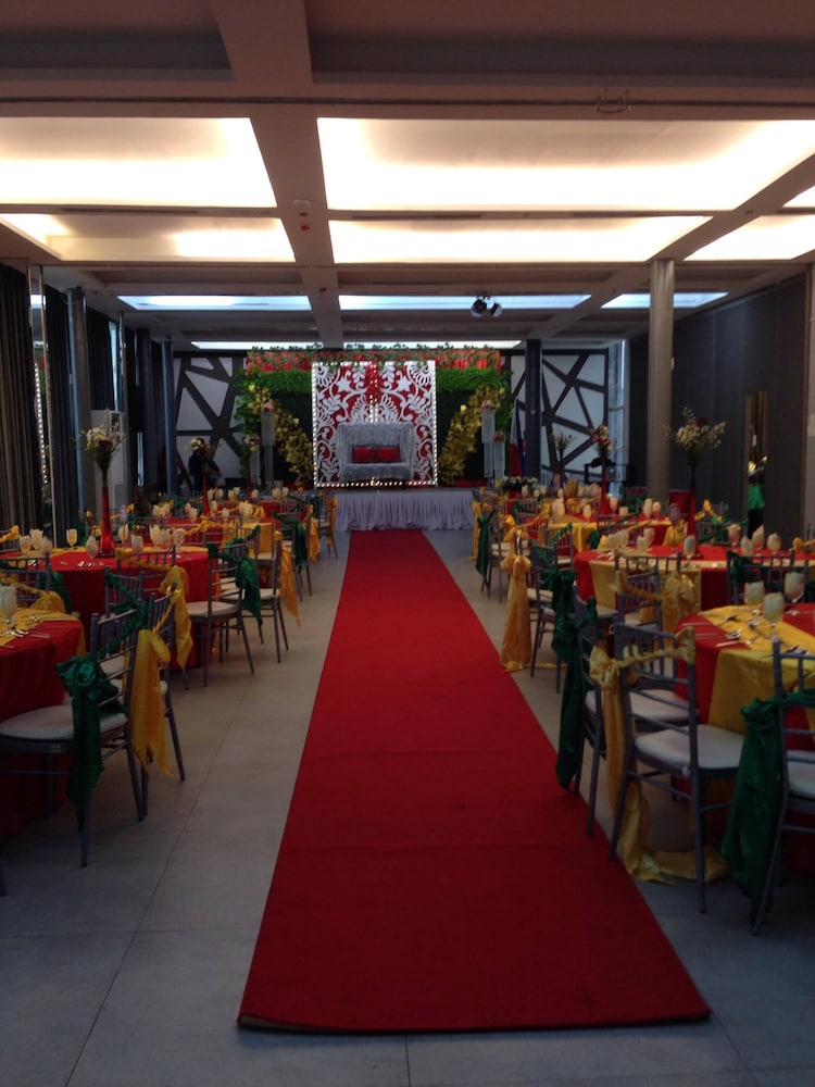 Selah Pods Hotel Manila 53/69