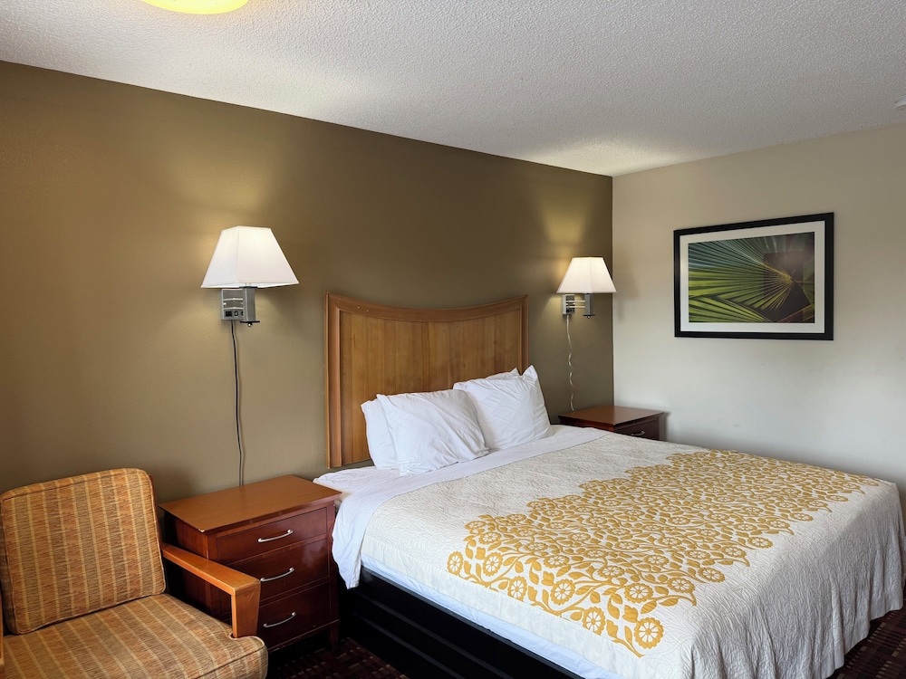 Peach Tree Inn 33/48