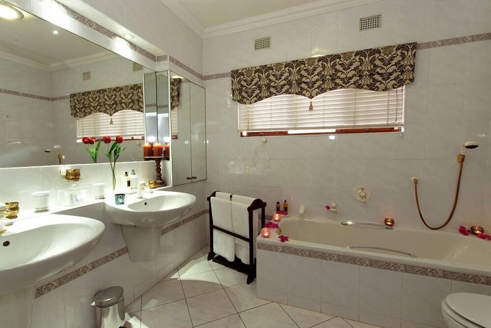 Anchors Rest Guest House 43/45