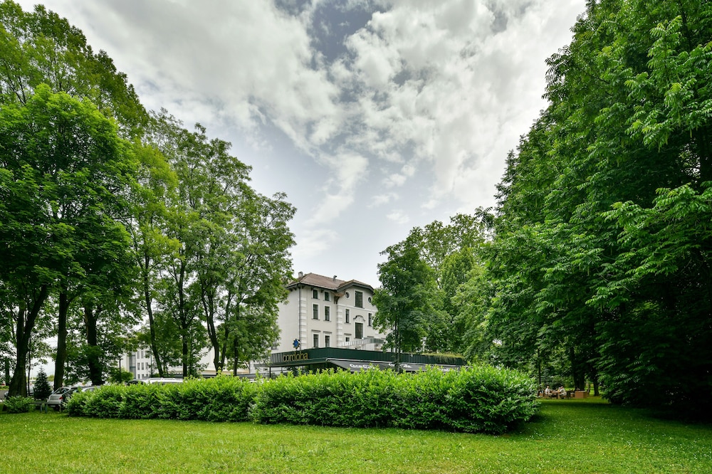 HERITAGE HOTEL KRONE 72/77