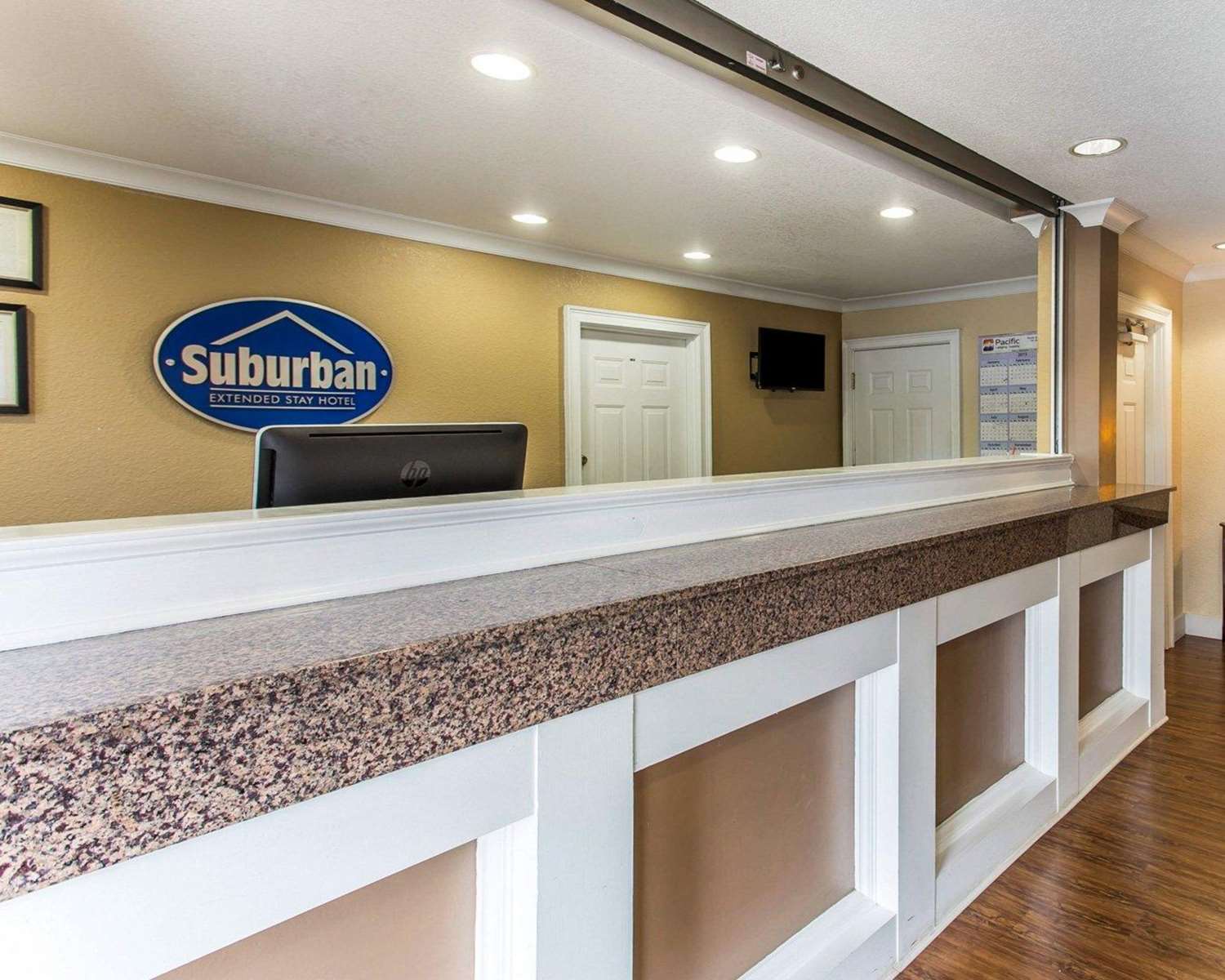 Suburban Studios Kennesaw Marietta North 8/39