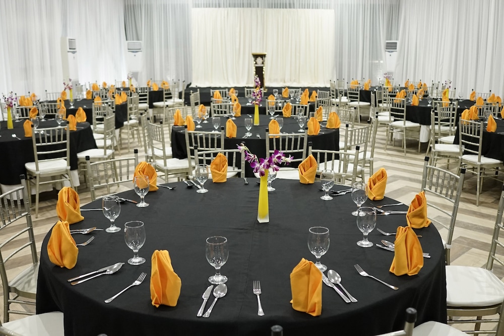 Grand Regal Hotel Davao 44/50