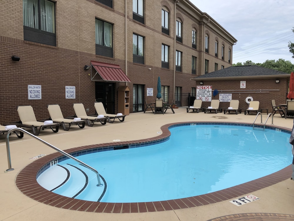 Comfort Suites At WestGate Mall 1/42
