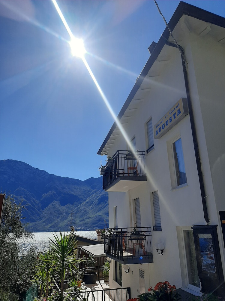 Hotel Augusta Garni 5/63
