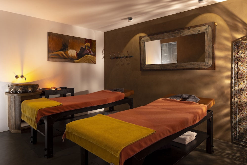 Hotel Cote Brune 26/50