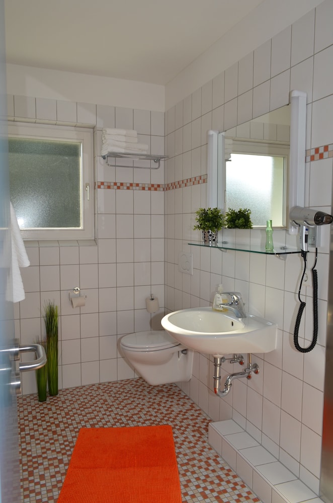 neu heidelberg guesthouse and apartments