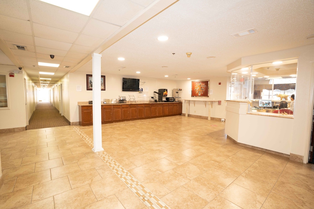Regency Inn & Suites DFW 9/36
