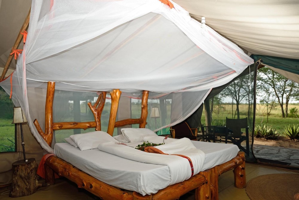 IKOMA TENTED CAMP 20/50