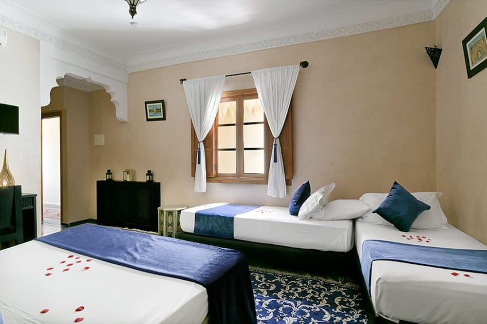 PREMIUM, SUITE, PRIVATE BATHROOM
