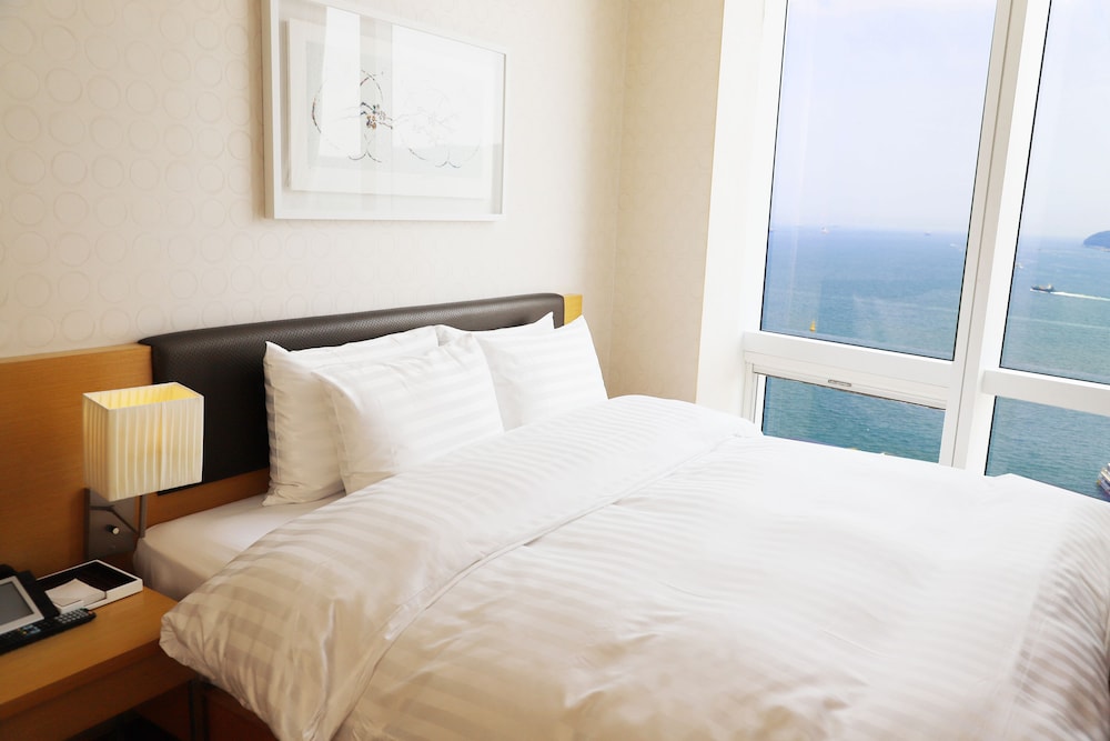 Tower, Suite, Double or Twin Bed, Ocean View