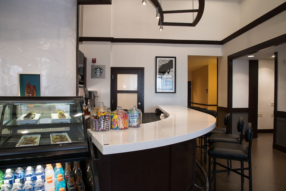 Hyatt Place Minneapolis/Eden Prairie 55/68