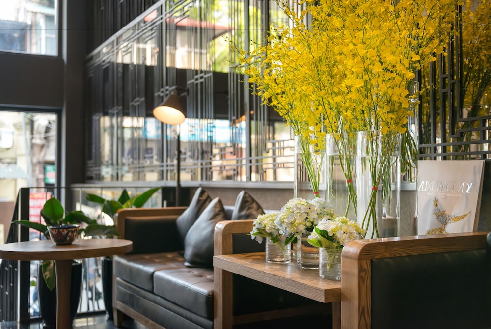 Bespoke Trendy Hotel Hanoi 33/50