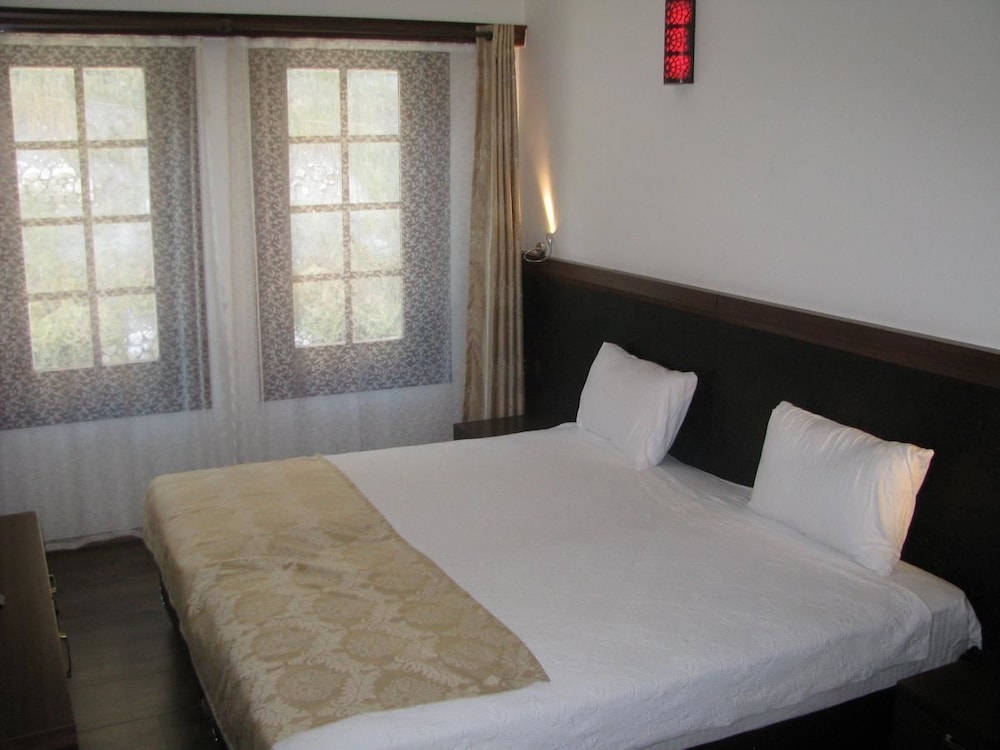 Simre Hotel 12/30