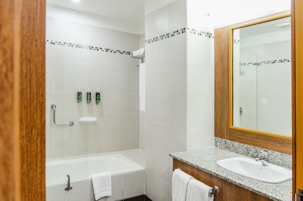 غرفة بسرير كوين، Wyndham Garden Guayaquil 3/5