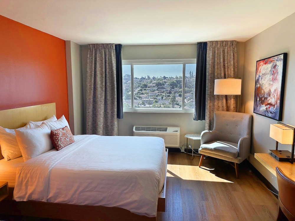 غرفة بسريرين كوين، Lincoln Hotel Monterey Park Los Angeles 10/10
