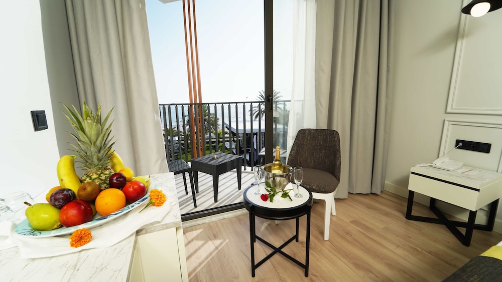 The Raga Side - Adults Only - All inclusive 33/49