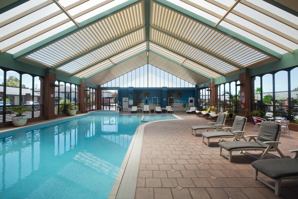 All Seasons Resort Hotel 3/66