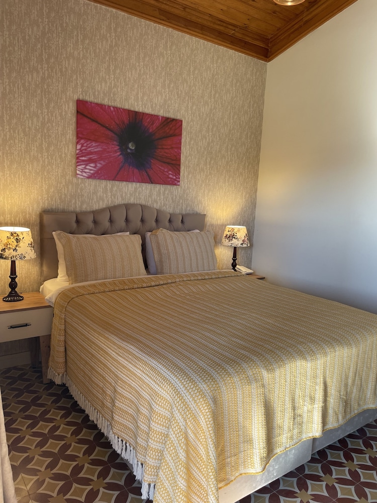 Tarihi Kumbaba Otel 12/50