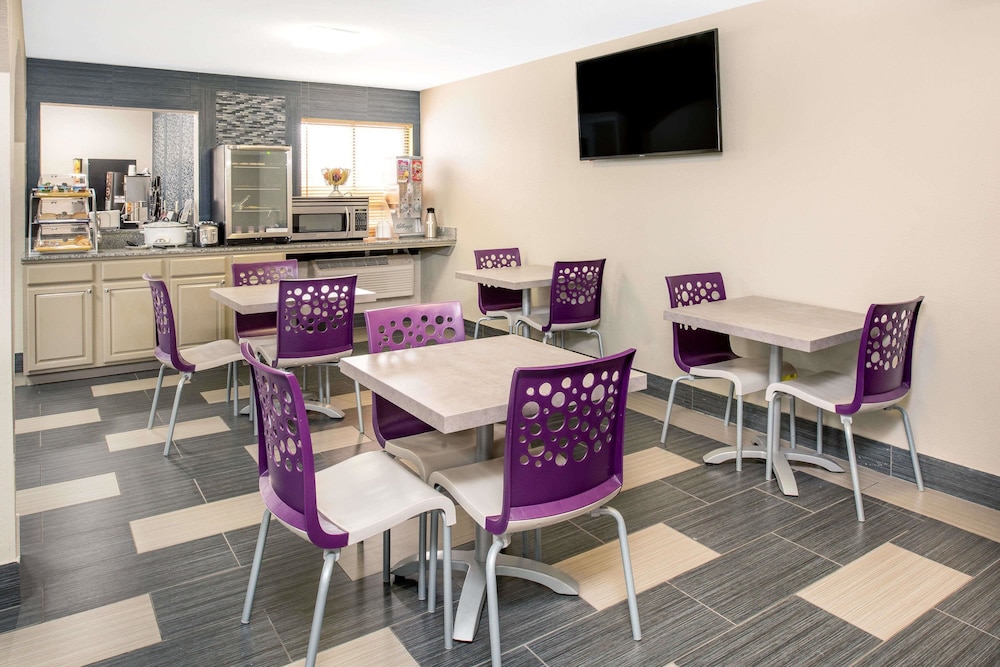 Days Inn By Wyndham Carthage 19/29