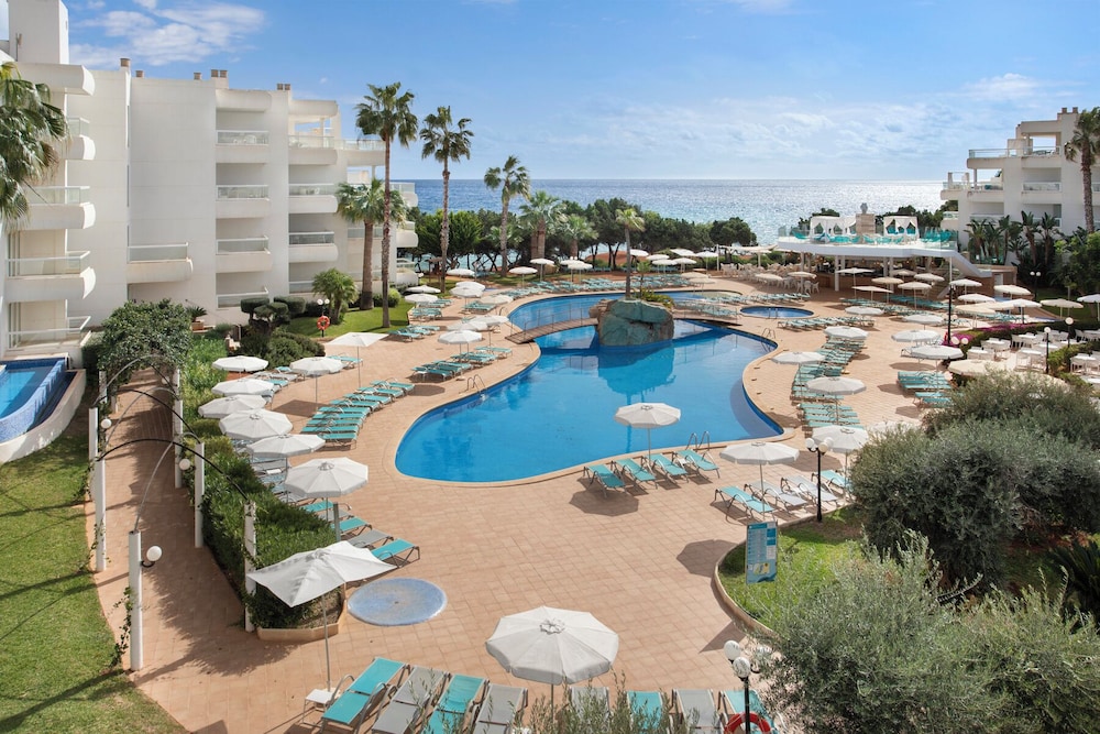 Tropic Garden Hotel & Apartments 69/73