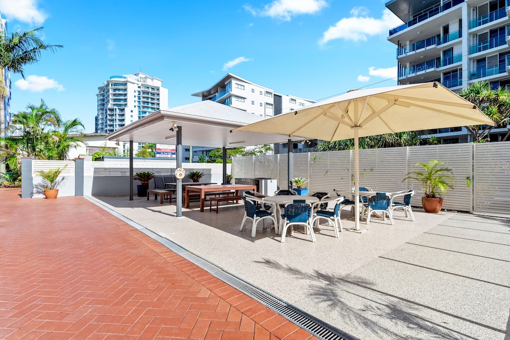 WINDWARD APARTMENTS 74/81