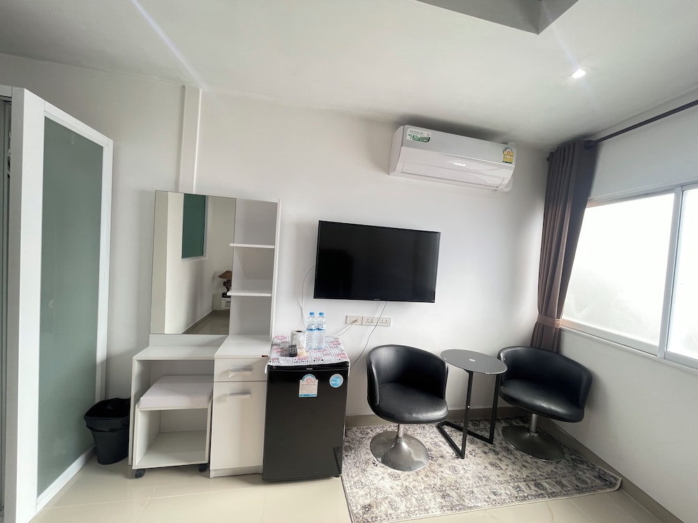 W-9 Hotel 62/73