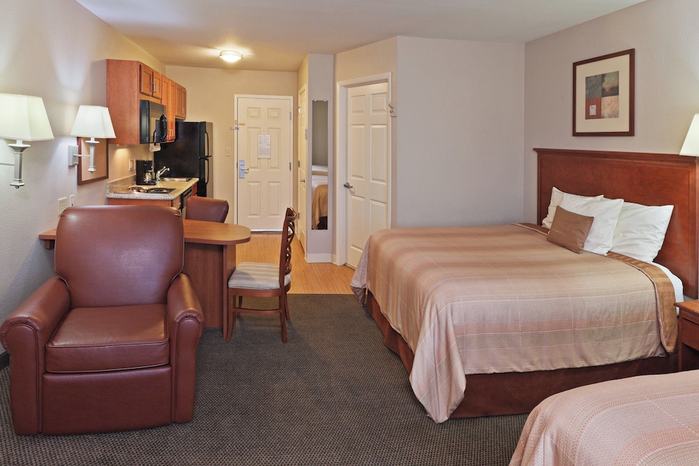 Candlewood Suites Wichita Falls At Maurine Street 12/45