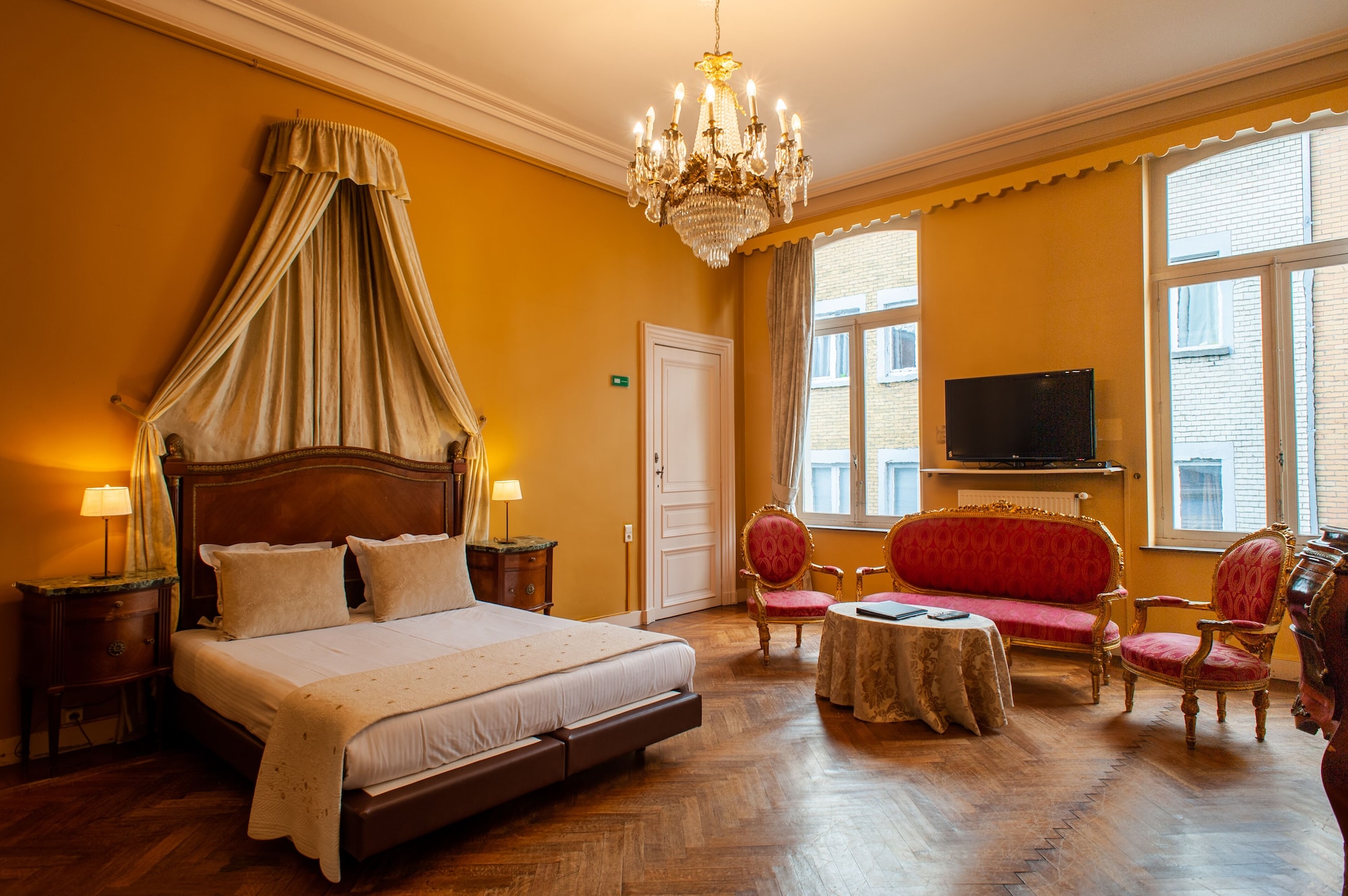 PRESIDENTIAL, DOUBLE BED