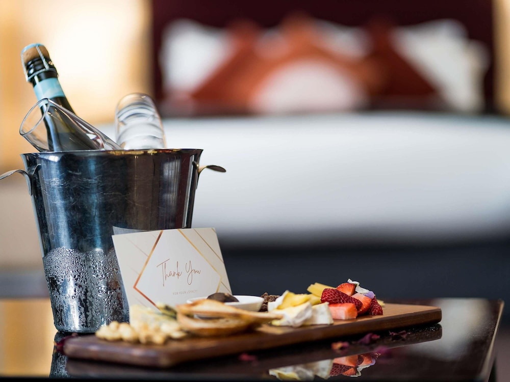 Mercure Albury 18/49