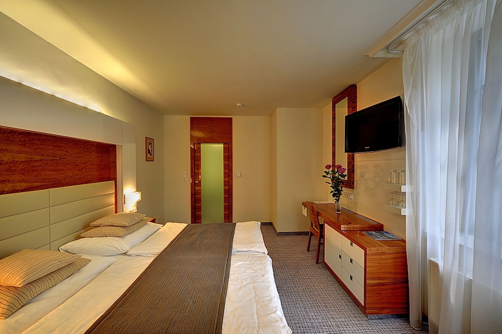 ST JOSEPH ROYAL REGENT SPA & WELLNESS 7/30