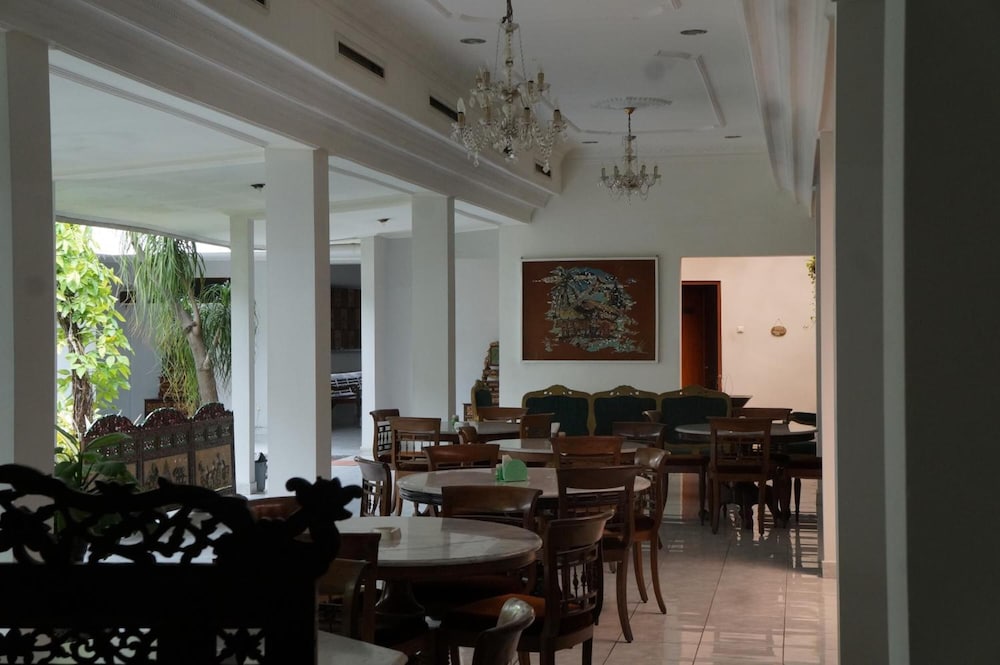 Hotel Kirana 37/54