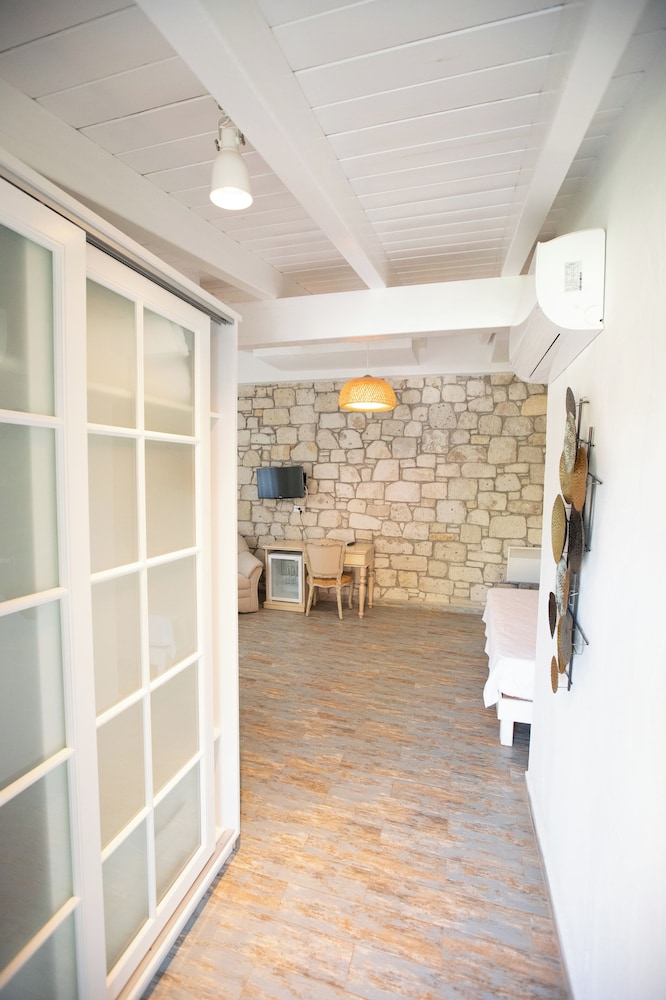 Panda Alacati Otel 12/28